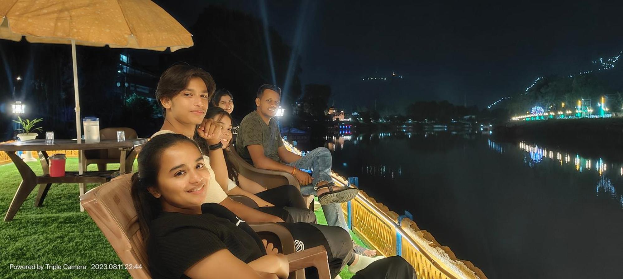 Houseboat Karima Palace Srīnagar 外观 照片